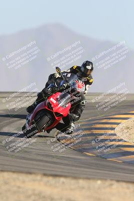 media/Jan-09-2025-Racers Edge (Thu) [[9e316ffd38]]/3-B Group/Session 4 (Turn 12 The Slide)/